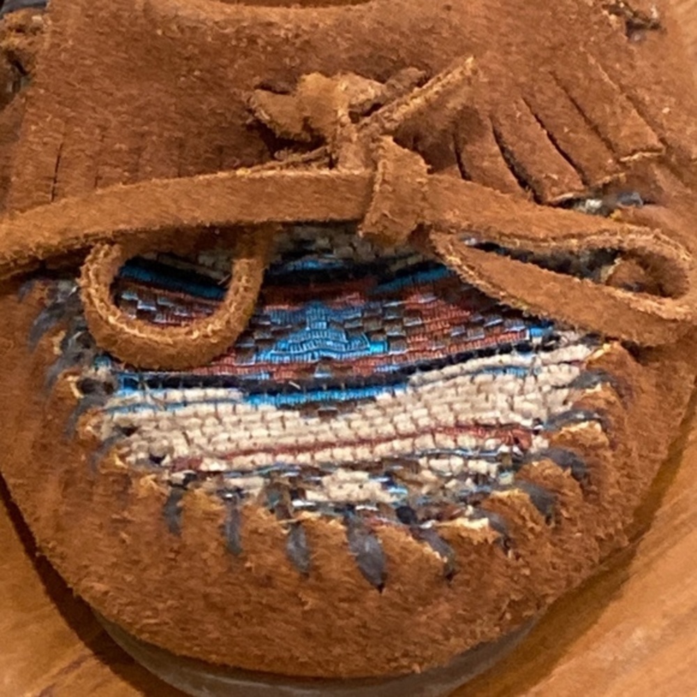 MINNETONKA :: MOCCASINS - Picture 6 of 8